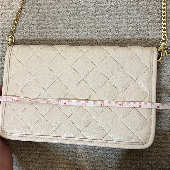 Quilted Shoulder Bag with detachable strap - Picture 11 of 15